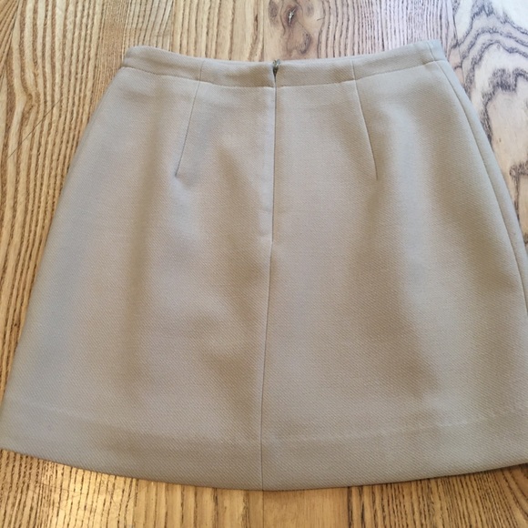 H&M Khaki Skirt. Size 2. Never worn, just sat in closet. - Picture 5 of 5